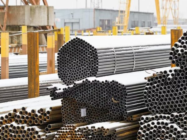 imgi_34_storing-steel-pipes-outdoor-warehouse_696657-8741